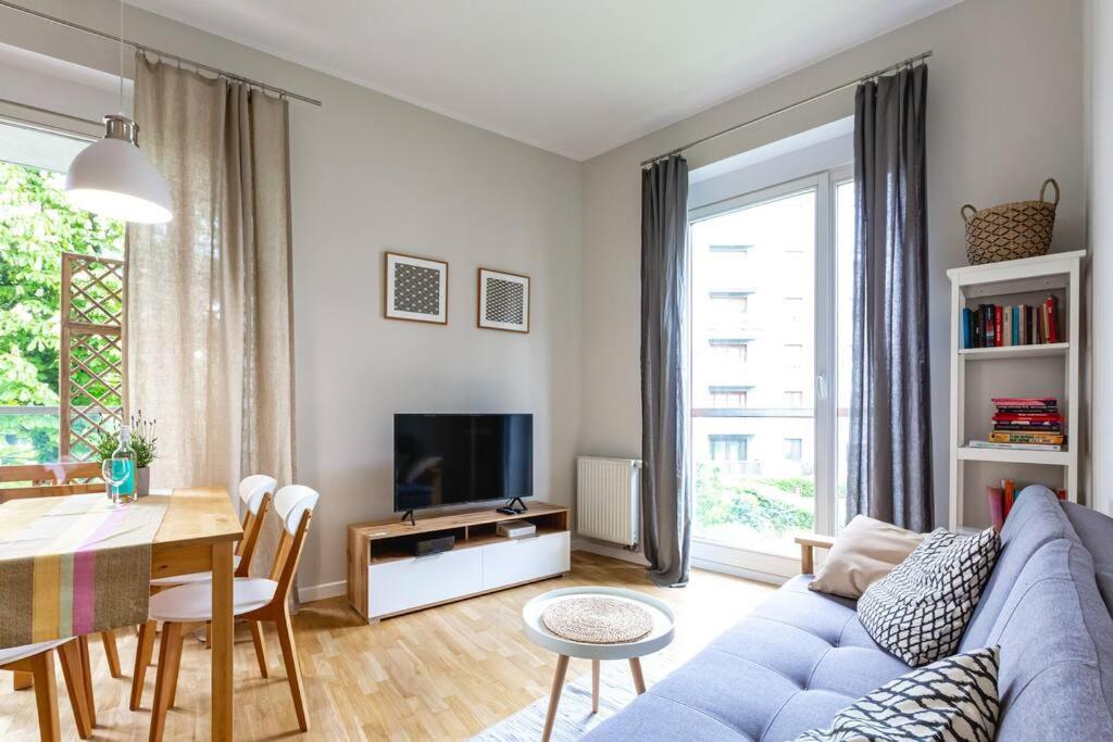 Bright And Cozy Apartment Near Park, With A Huge Terrace. Varsóvia Exterior foto