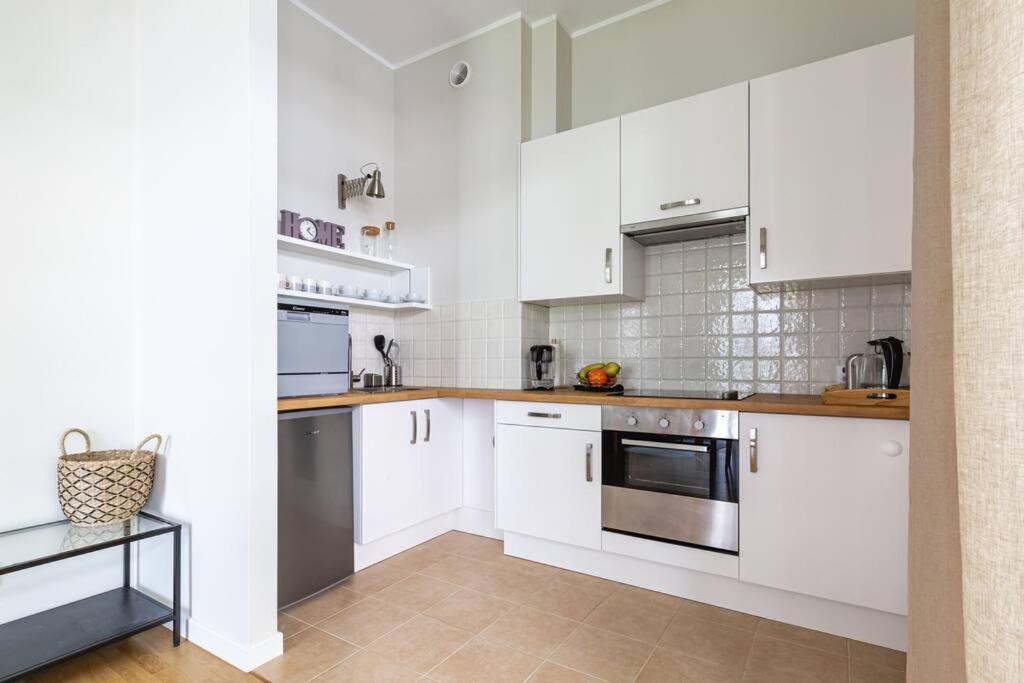Bright And Cozy Apartment Near Park, With A Huge Terrace. Varsóvia Exterior foto