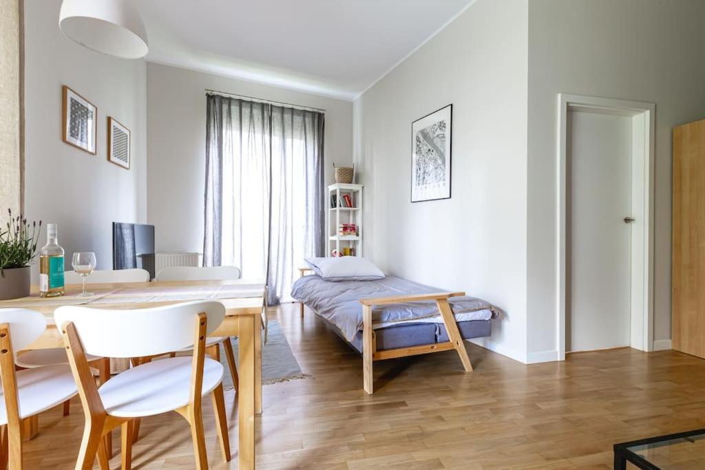 Bright And Cozy Apartment Near Park, With A Huge Terrace. Varsóvia Exterior foto